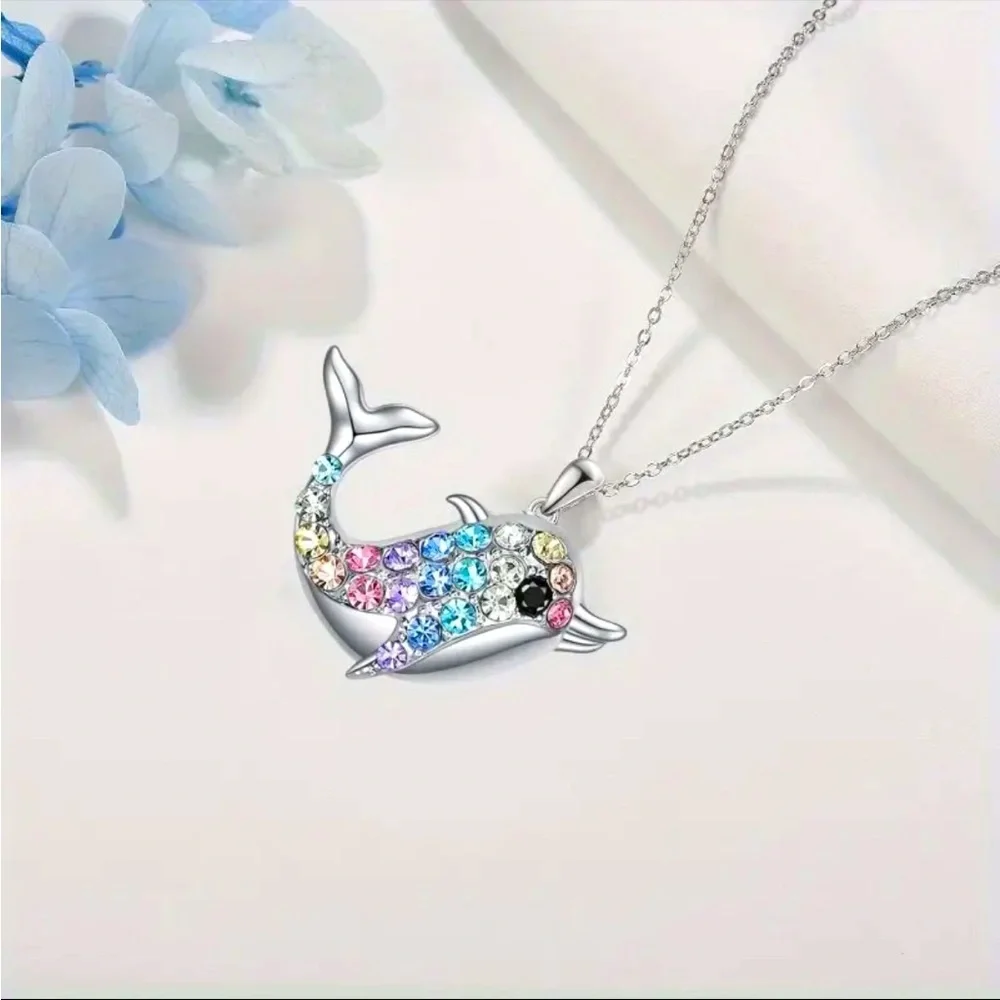 DOLPHIN NECKLACE-NWT